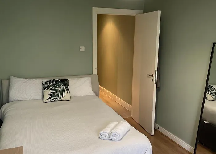In Dublin\'S Best Tourist Spot Temple Bar Fully Renovated